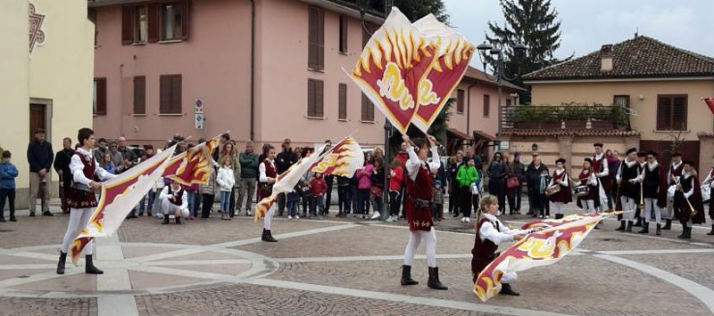 sbandieratori musici - spettacolo medioevale