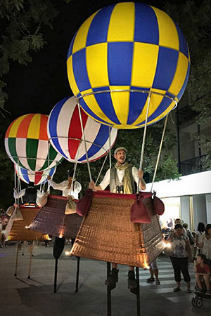 Trampoli mongolfiera - Spettacolo itinerante